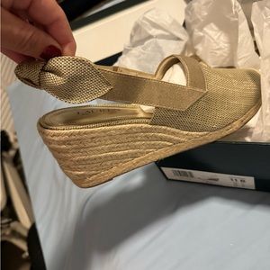Beautiful Lauren Ralph Lauren Espadrilles 11B. New in the box